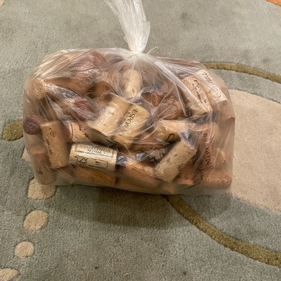 Bag of 125 natural corks from red and white wine, for craft - Picture 3 of 3